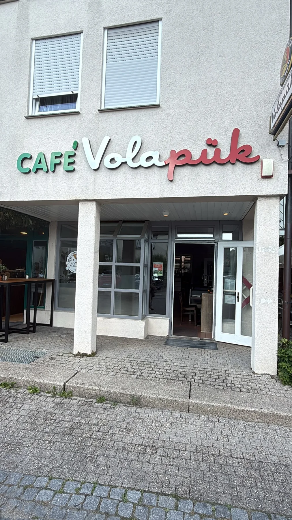 Eingang des Volapük Bistro in Winterbach