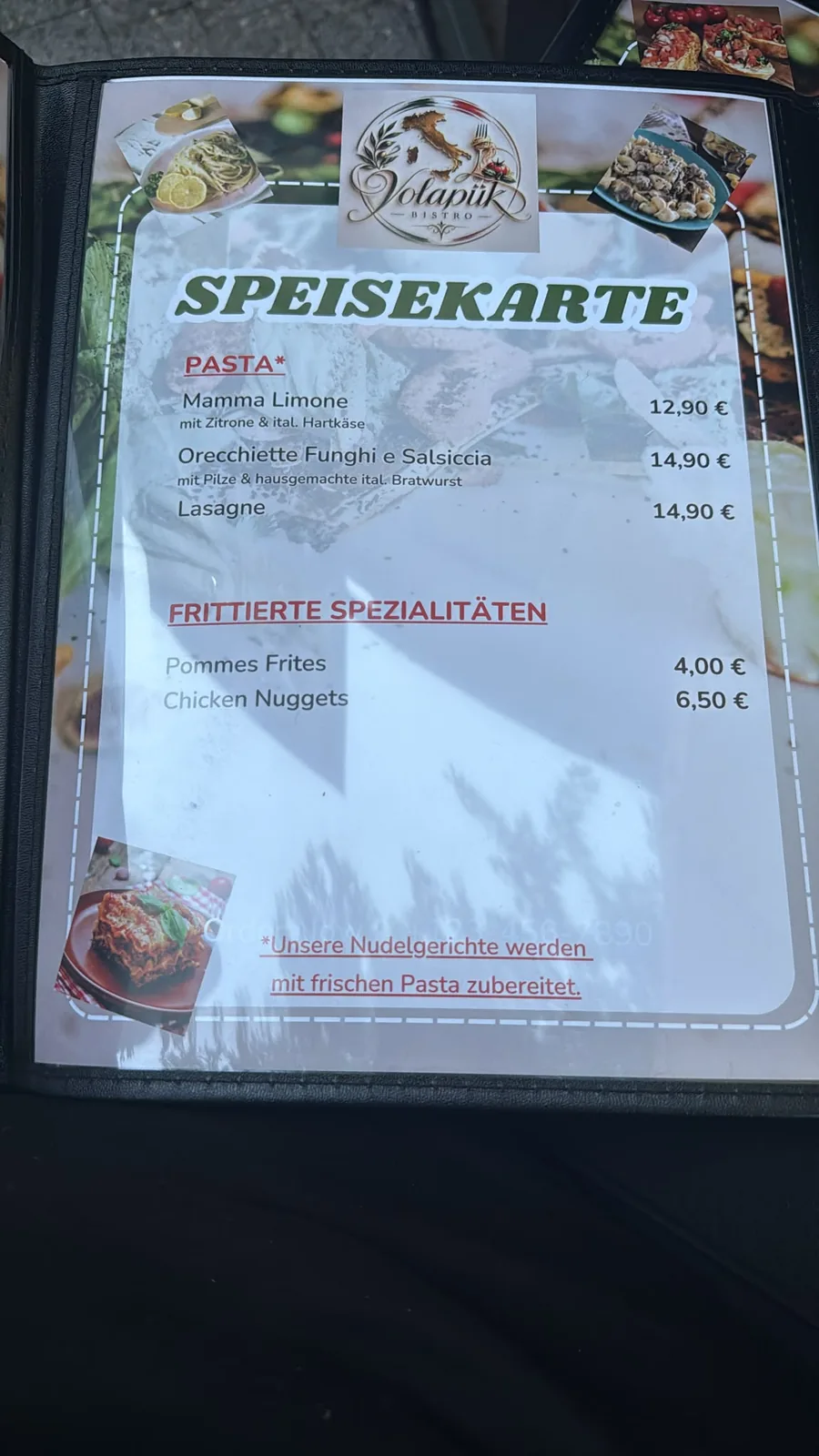 Originalkarte mit Pasta und frittierten Spezialitäten